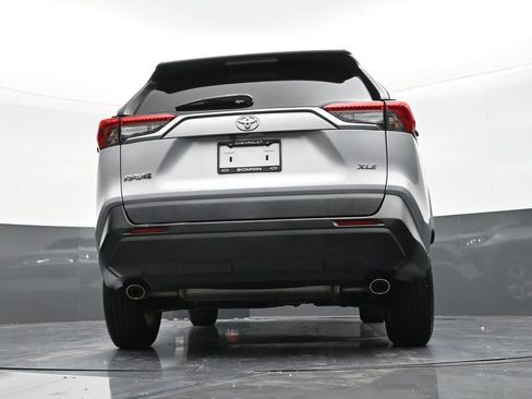 Used 2020 Toyota RAV4 XLE FWD image 23