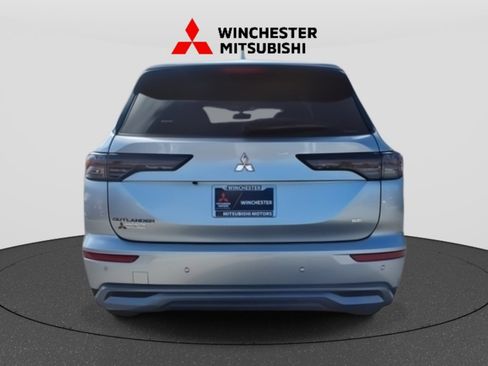 New 2025 Mitsubishi Outlander SE image 6