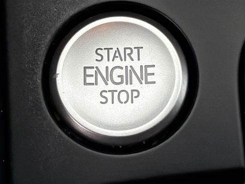 Used 2023 Volkswagen Jetta SEL image 34