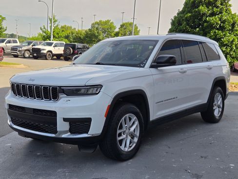 Used 2023 Jeep Grand Cherokee L Laredo w/ Luxury Tech Group I AWD/4WD image 3