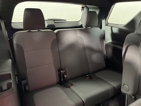 Certified 2023 Chevrolet Traverse LT FWD image 10