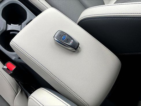 Used 2025 Subaru Forester Limited image 11