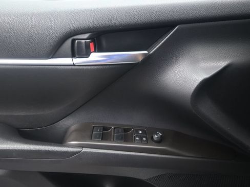 Used 2022 Toyota Camry SE FWD image 22