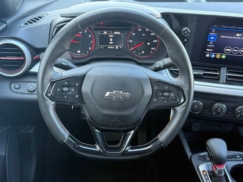 Used 2025 Chevrolet Trax RS w/ Driver Confidence Package FWD image 16
