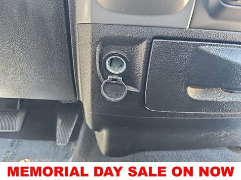 Used 2022 RAM 1500 Classic SLT w/ Electronics Group AWD/4WD image 16