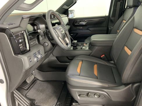 Used 2025 GMC Sierra 1500 AT4 w/ Technology Package image 18