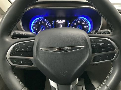 Used 2023 Chrysler Voyager LX image 21