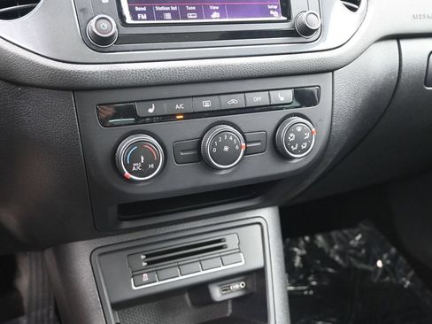 Used 2017 Volkswagen Tiguan Wolfsburg Edition FWD image 18