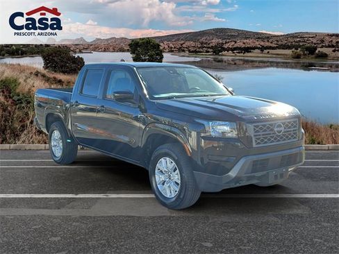 Used 2023 Nissan Frontier SV image 1