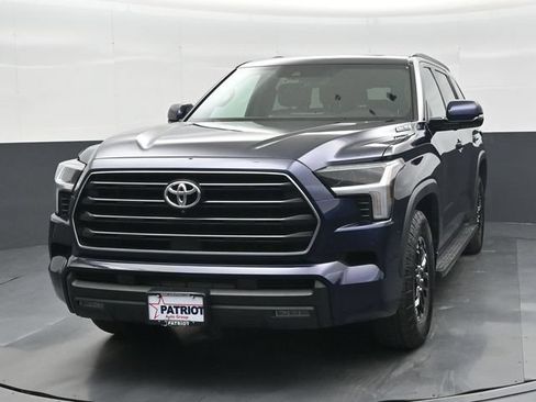 Used 2025 Toyota Sequoia SR5 w/ TRD Off-Road Package AWD/4WD image 30