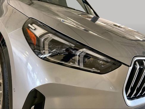 Used 2025 BMW X1 xDrive28i w/ Technology Package AWD/4WD image 25