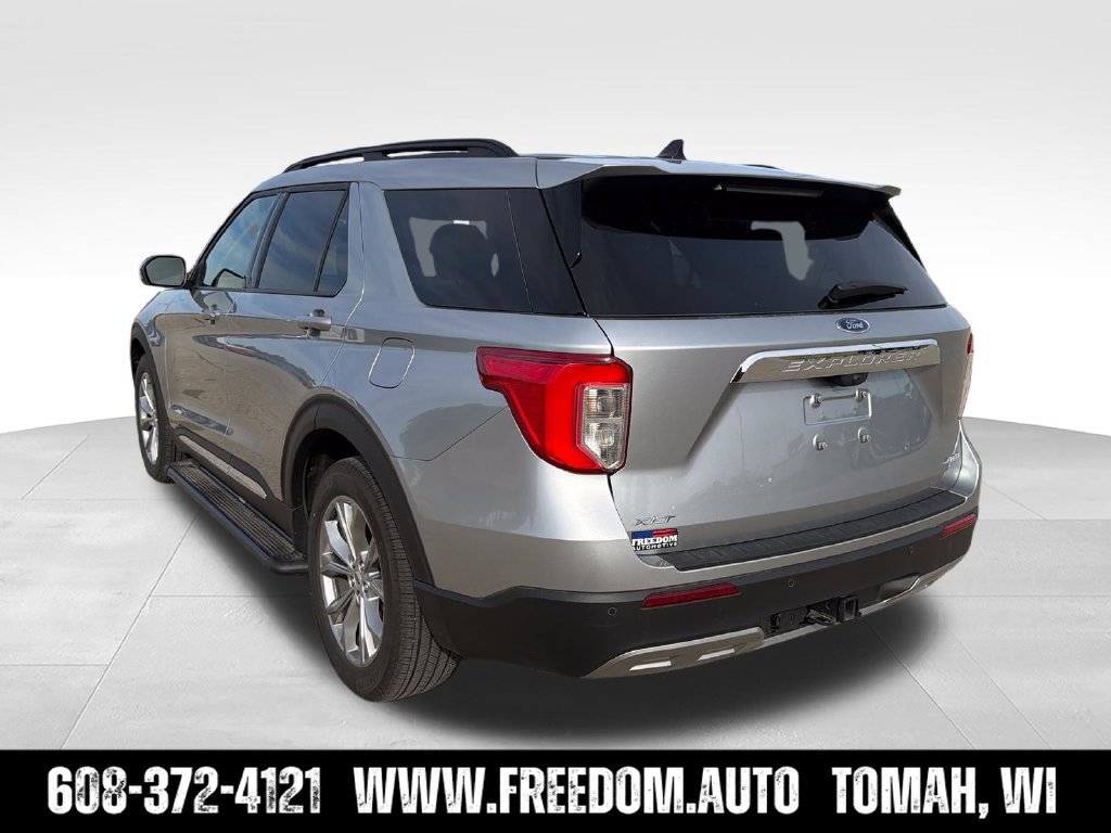 Used 2024 Ford Explorer XLT w/ Equipment Group 202A AWD/4WD image 5