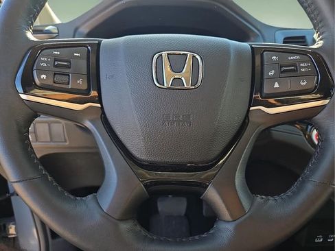 Used 2025 Honda Odyssey Elite image 31
