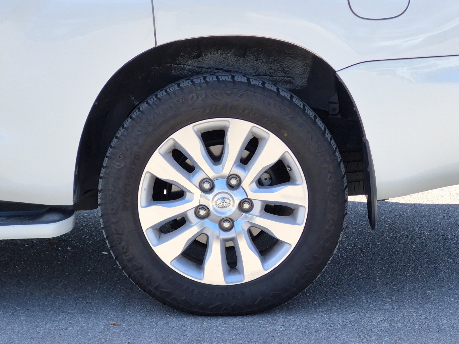 Used 2014 Toyota Sequoia Platinum AWD/4WD image 25