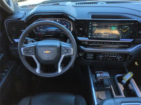 Used 2022 Chevrolet Silverado 1500 LTZ image 16