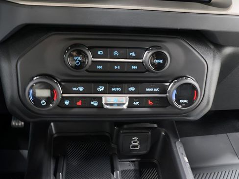 New 2026 Ford Bronco Outer Banks image 11