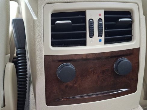 Used 2010 BMW 528i xDrive Sedan image 8