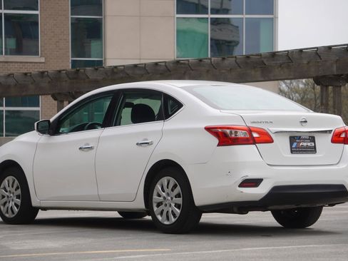 Used 2017 Nissan Sentra S image 8