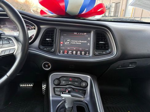 Used 2015 Dodge Challenger R/T Plus image 31