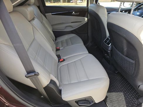 Used 2019 Kia Sorento EX image 36