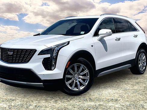 Used 2022 Cadillac XT4 Premium Luxury AWD/4WD image 3