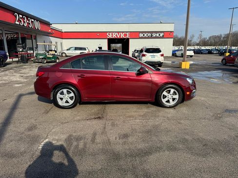 Used 2015 Chevrolet Cruze LT image 2