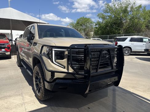 Used 2022 GMC Sierra 1500 AT4 w/ AT4 Premium Package image 2
