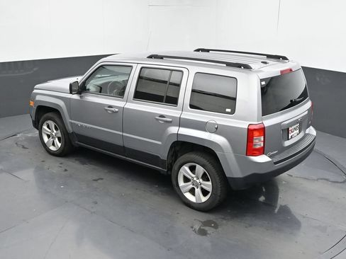 Used 2015 Jeep Patriot Latitude FWD image 17