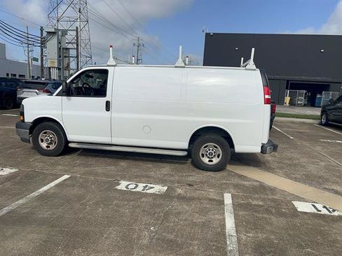 Used 2018 GMC Savana 2500 w/ Driver Convenience Package RWD image 5