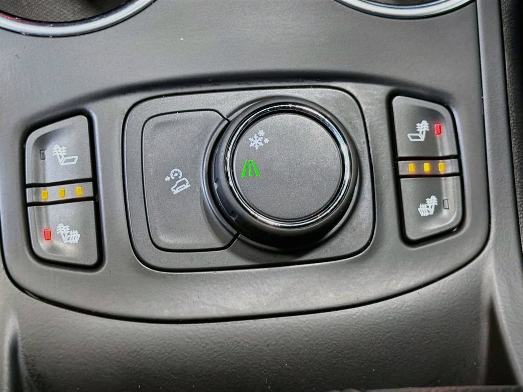 Used 2018 GMC Terrain SLT w/ Preferred Package FWD image 18