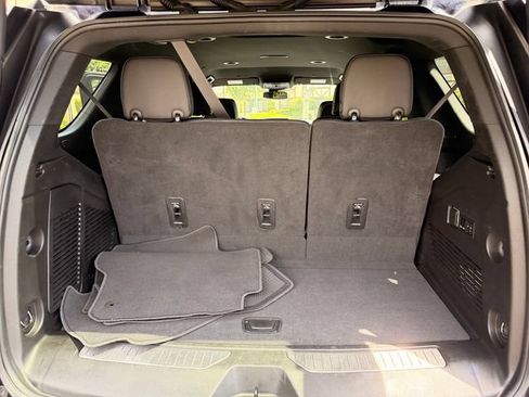 Used 2023 Chevrolet Tahoe Premier AWD/4WD image 25
