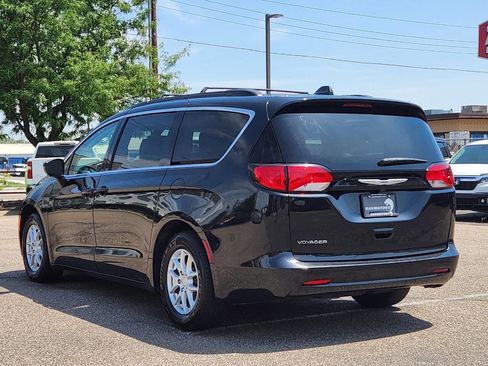 Used 2020 Chrysler Voyager Lxi image 8