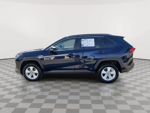 Used 2020 Toyota RAV4 XLE w/ XLE Grade Weather Package AWD/4WD image 9