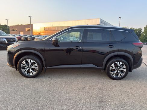 Certified 2021 Nissan Rogue SV w/ Premium Package AWD/4WD image 6
