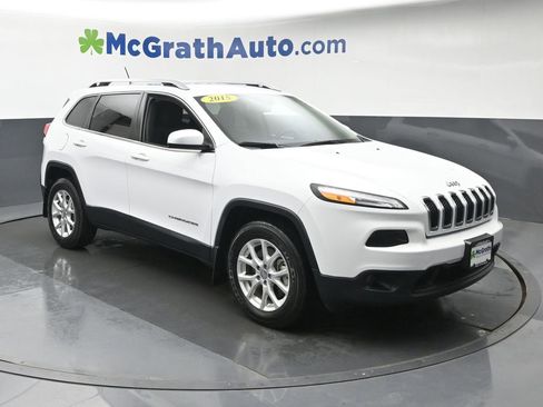 Used 2015 Jeep Cherokee Latitude w/ Cold Weather Group AWD/4WD image 2