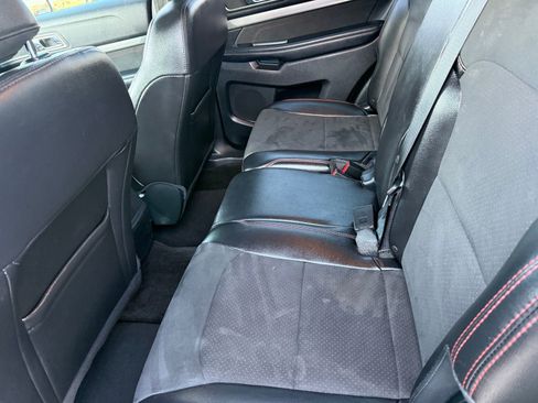 Used 2018 Ford Explorer XLT w/ Equipment Group 202A image 18