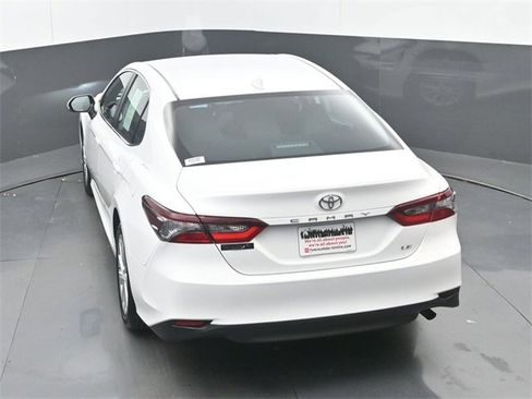 Used 2024 Toyota Camry LE image 31