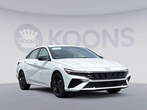 New 2026 Hyundai Elantra SEL Sport Premium FWD image 10