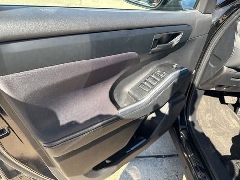 Used 2024 Toyota Highlander LE image 18