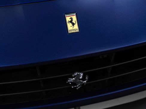 Used 2019 Ferrari Portofino RWD image 14