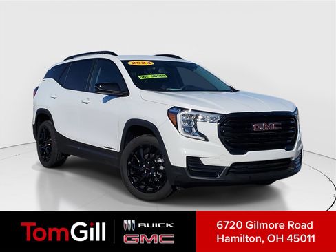 Used 2024 GMC Terrain SLE w/ Driver Convenience Package image 1