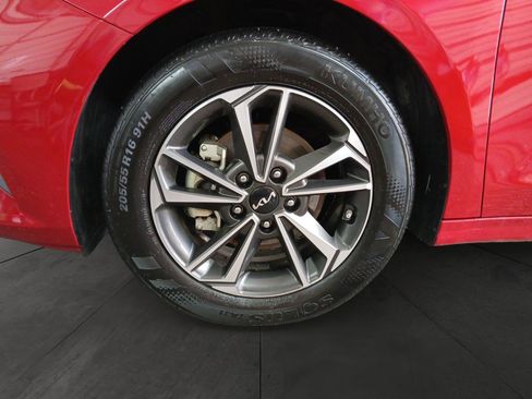 Used 2024 Kia Forte LXS w/ LXS Technology Package image 14