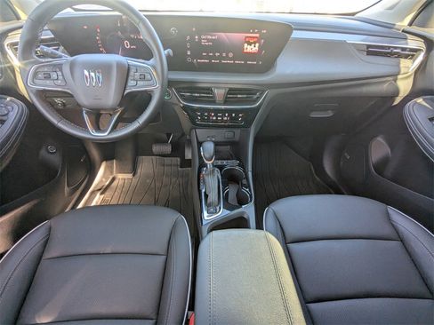 Used 2025 Buick Encore GX Avenir w/ Avenir Technology Package image 5