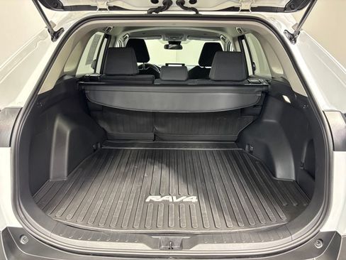 Used 2025 Toyota RAV4 LE AWD/4WD image 26