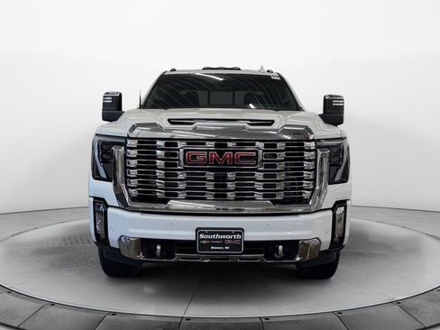 Used 2024 GMC Sierra 2500 Denali w/ Denali Reserve Package AWD/4WD image 7