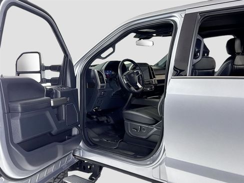 Used 2022 Ford F350 Platinum w/ FX4 Off-Road Package AWD/4WD image 12