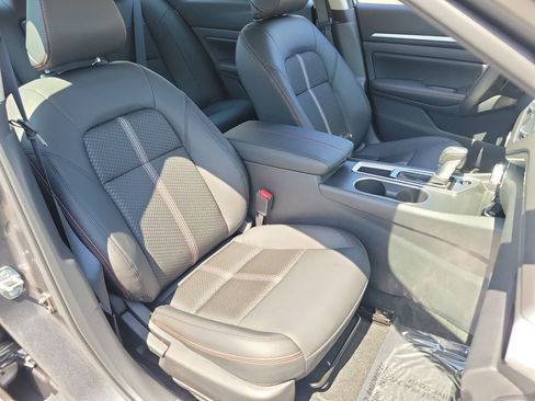 New 2026 Nissan Altima 2.5 SR FWD image 12