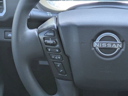 Used 2022 Nissan Frontier SV w/ Technology Package RWD image 21