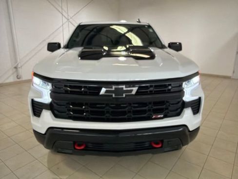 Used 2025 Chevrolet Silverado 1500 LT Trail Boss w/ Convenience Package II AWD/4WD image 9