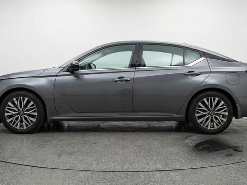 Used 2025 Nissan Altima 2.5 SV image 5
